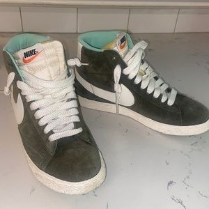 Nike Blazer green suede high tops sz 7.5